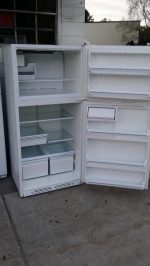 Top Freezer - Image 5