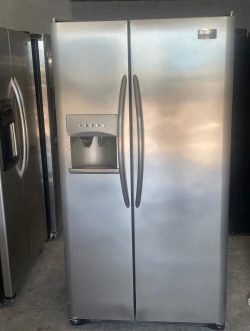 Side by side refrigerator
