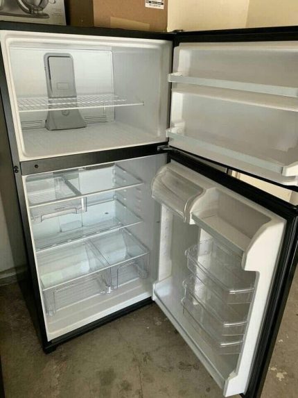 Top freezer $100