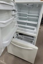 Frigidaire bottom freezer - Image 5