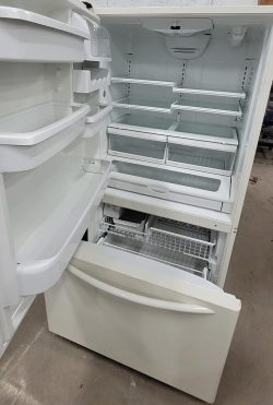 Frigidaire bottom freezer - Image 5