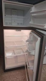 Frigidaire Top freezer refrigerator 200 - Image 2