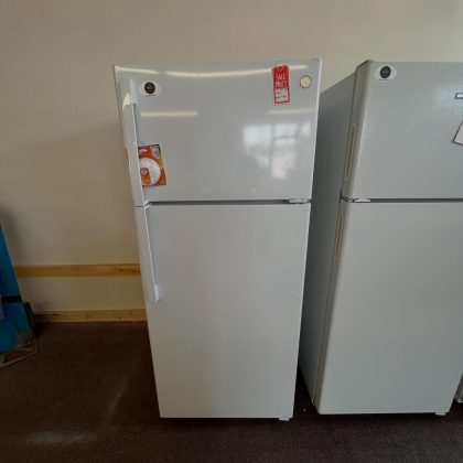 NEW Ge fridge $329
