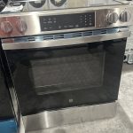 GE 30" Slide-In Electric Range (Model GRS500PVSS)