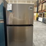 Frigidaire 13.9 Cu. Ft. Top Freezer Refrigerator (Model FFHT1425VV)