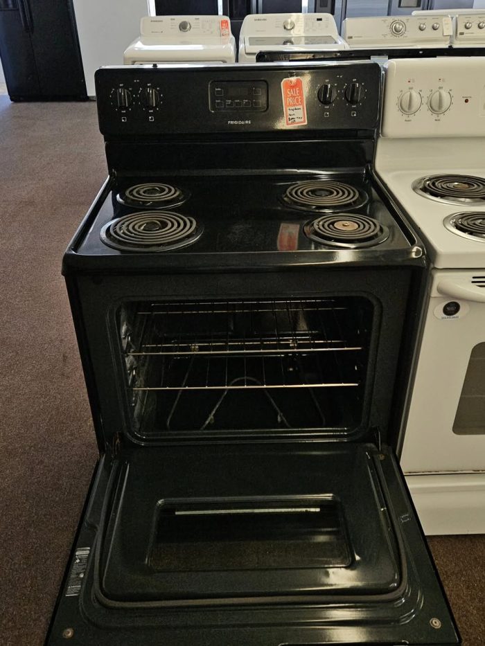 FRIGIDAIRE STOVE — ONLY $179 - Image 2